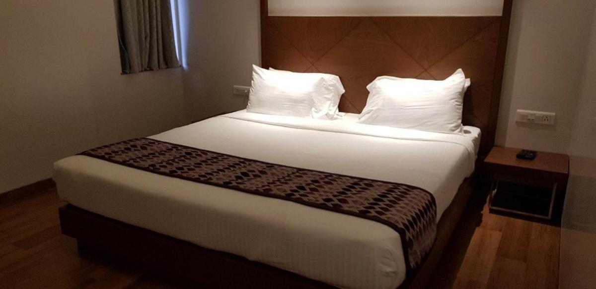 Hotel Leafio Marigold-Near Airport Mumbai Exterior photo